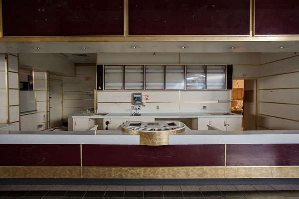 moribund-mall-shayok-04-20111028-143547_MG_2281-Edit